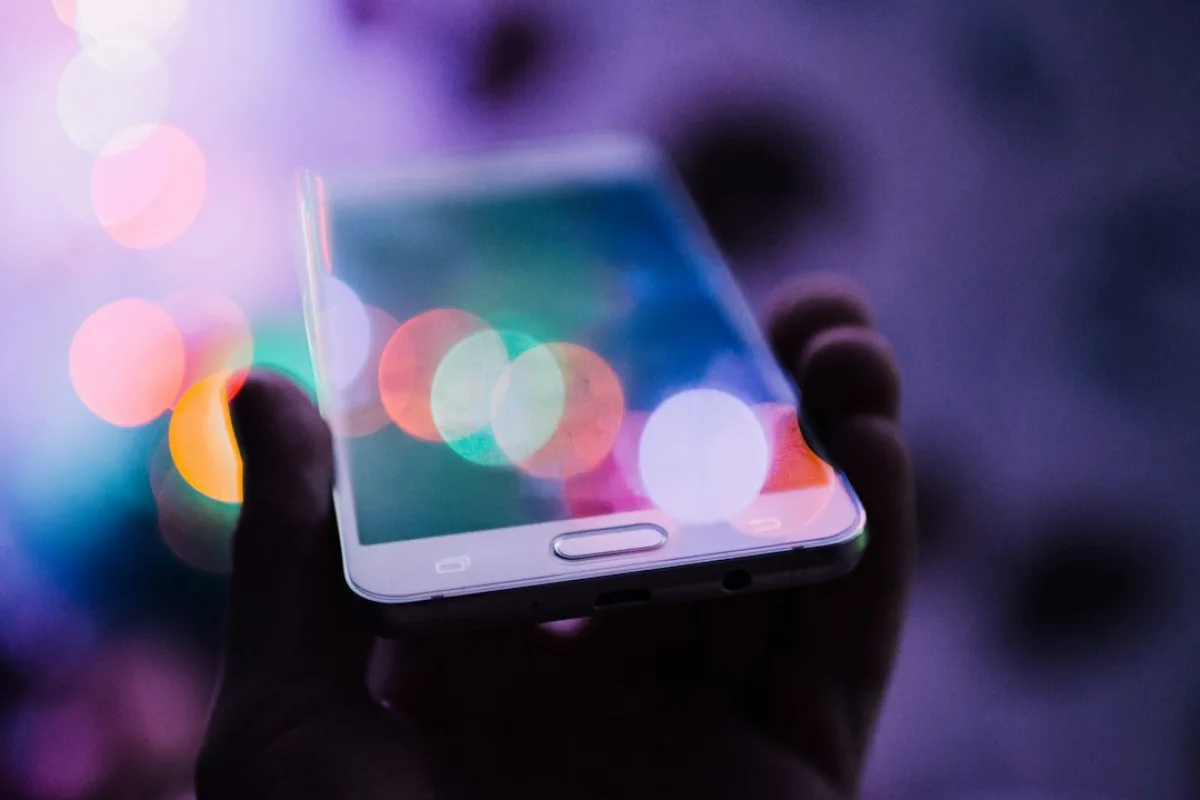 The ways to cope with technology-related stress and loneliness in relationships.