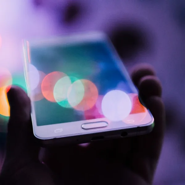 The ways to cope with technology-related stress and loneliness in relationships.